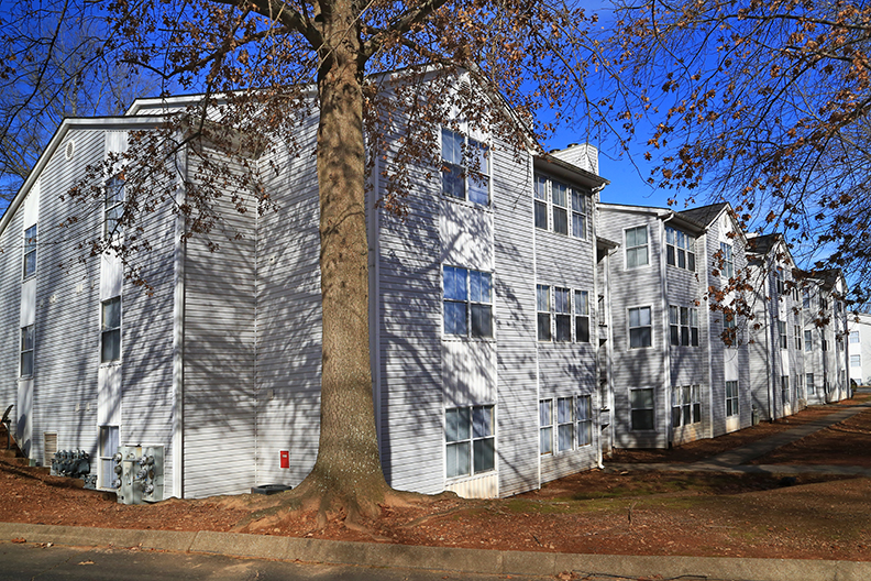 Covington Glen The Multifamily Advisory Group at Cushman & Wakefield